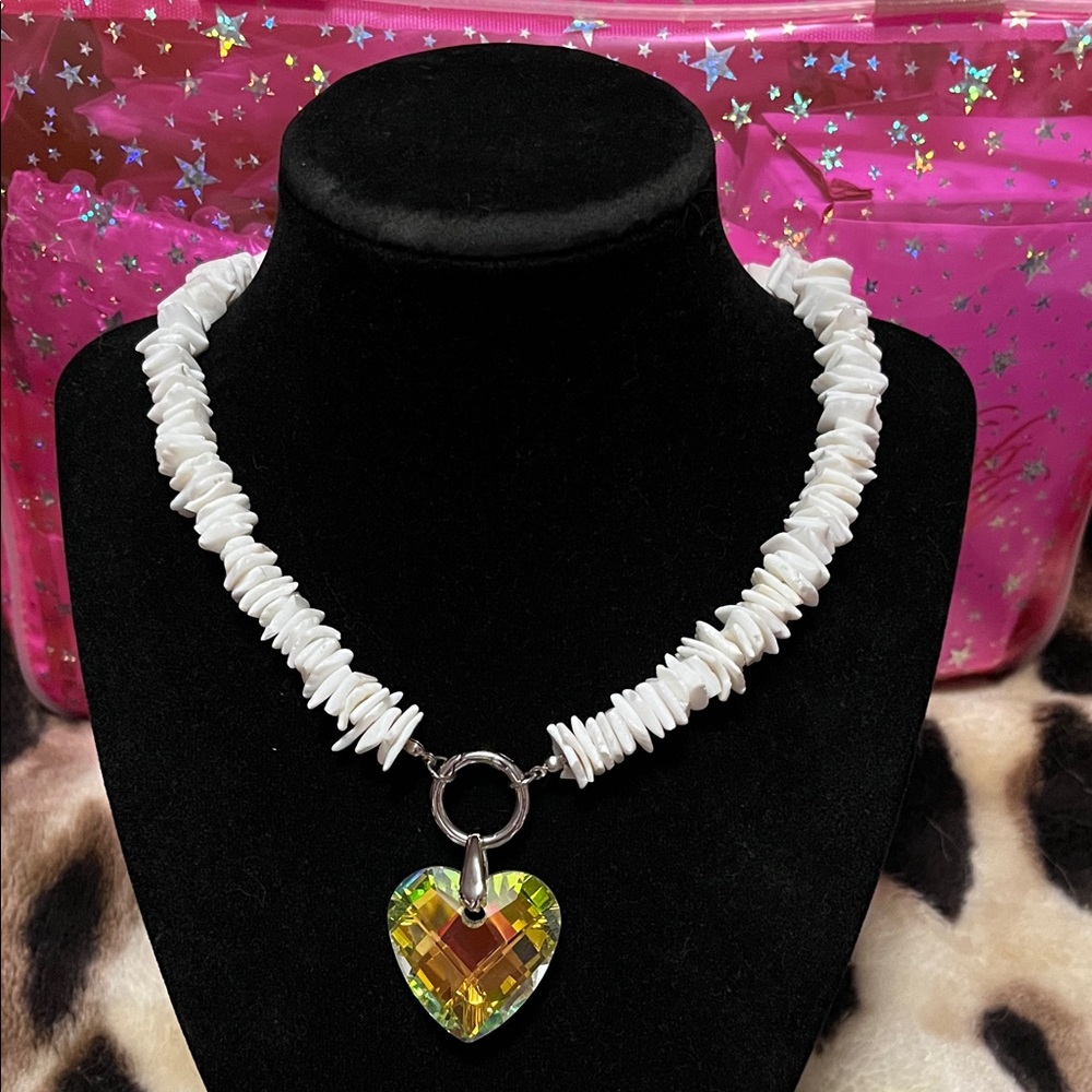🌼💛🌻ALEXA RAE RHINESTONE HEART NECKLACE💛🌼🌻💛🌼🌻